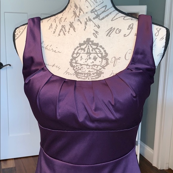 Bisou Bisou satin plum lightly form fitting dress - Picture 2 of 8